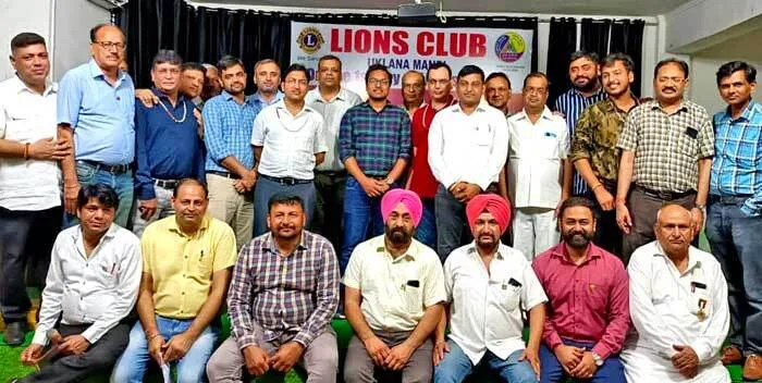 लायंस क्लब उकलाना ने डॉक्टर्स डे के उपलक्ष्य में डॉक्टर्स को किया सम्मानित