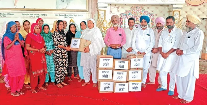साध-संगत ने 10 जरूरतमन्द गर्भवती महिलाओं को बांटा पौष्टिक आहार