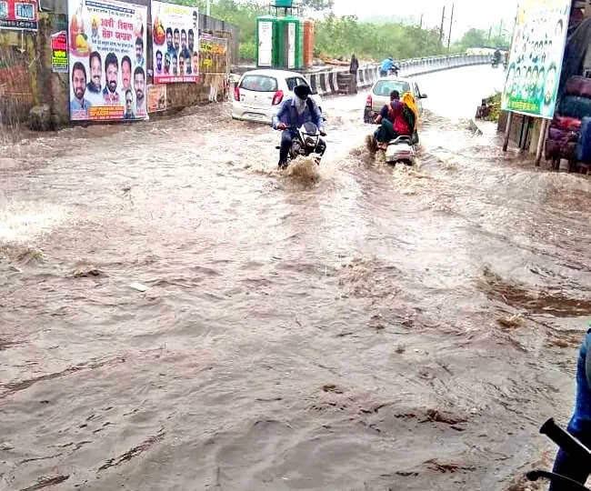 Uttarakhand के कई जिलों में भारी बारिश का अलर्ट, स्कूल, कॉलेज कर रहेंगे बंद