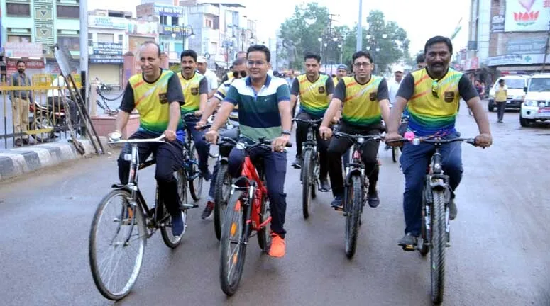 स्थापना दिवस पर साइकिल रैली, हुए खेल मुकाबले