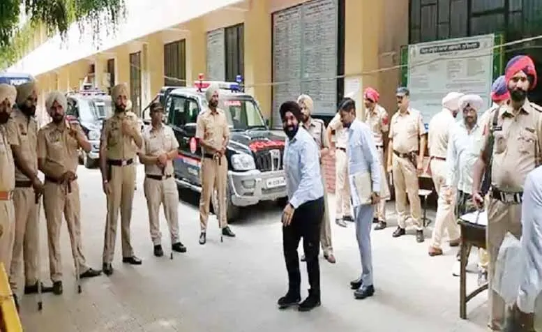 विजीलैंस ने नगर सुधार ट्रस्ट पर की छापेमारी
