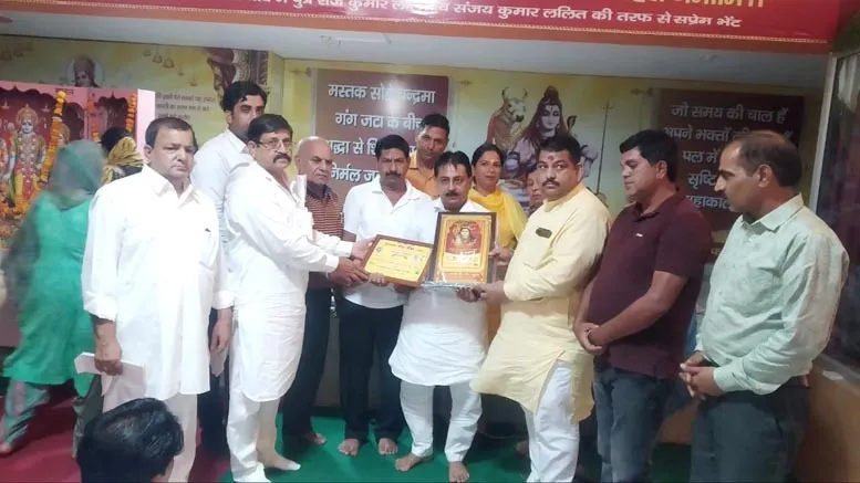 दो नेत्रहीनों को आंखें दे गई सत्यवंती इन्सां