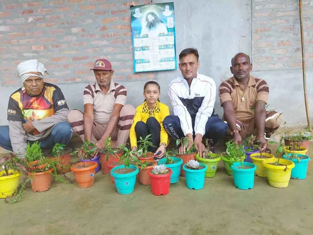 पश्चिम बंगाल के डेरा श्रद्धालुओं ने पौधारोपण कर समाज को दिया संदेश