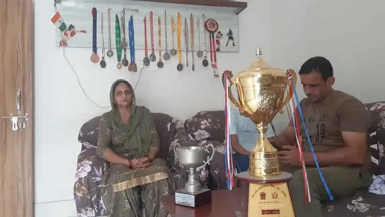 कॉमनवेल्थ खेल : लाईट वेट मुक्केबाजी के सेमीफाइनल में मामूली अंतर से हारी