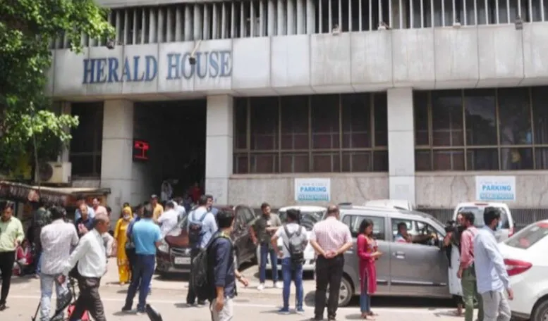 ईडी ने यंग इंडियन कार्यालय सील किया, सोनिया के आवास पर भारी पुलिस बल तैनात