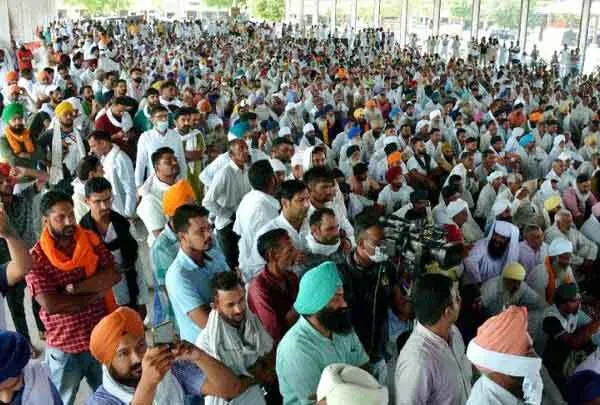 किसानों की महापंचायत आज, पुलिस ने नहीं दी इजाजत, टकराव की आशंका बढ़ी