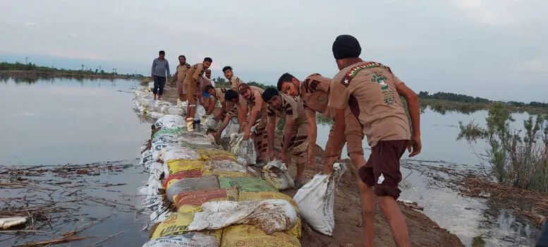 सरसा के कई गाँवों में बाढ़ का खतरा फिर मदद के लिए आगे आए शाह सतनाम जी ग्रीन एस वेल्फेयर फोर्स विंग