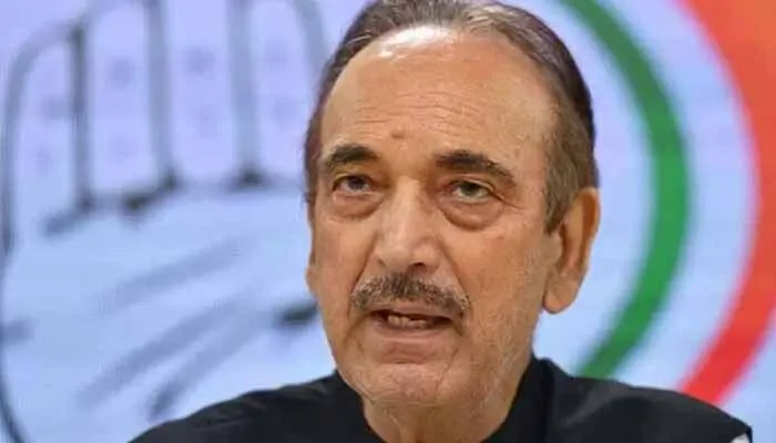 कांग्रेस को बड़ा झटका: Ghulam Nabi Azad ने छोड़ी कांग्रेस, सभी पदों से दिया झटका