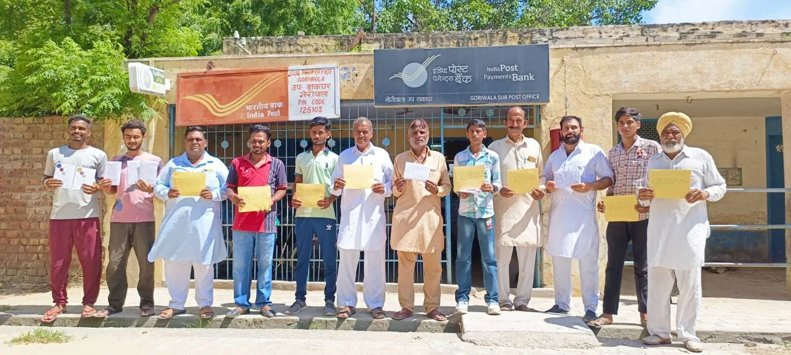 पूज्य गुरु जी को बधाई संदेश भेजने के लिए डाकघरों के बहार लगी कतारें