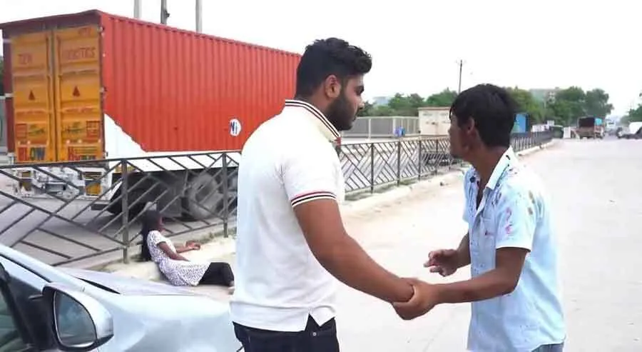 सराहनीय। कलाकारों ने सड़क हादसों में घायलों की मदद करने के लिए आमजन को किया प्रेरित