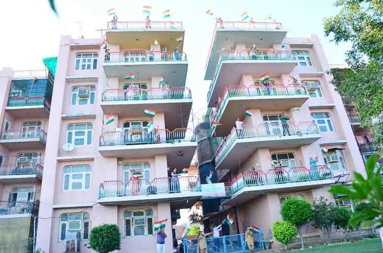 शाह सतनाम जी नगर की साध-संगत ने अपने अंदाज में फहराया तिरंगा