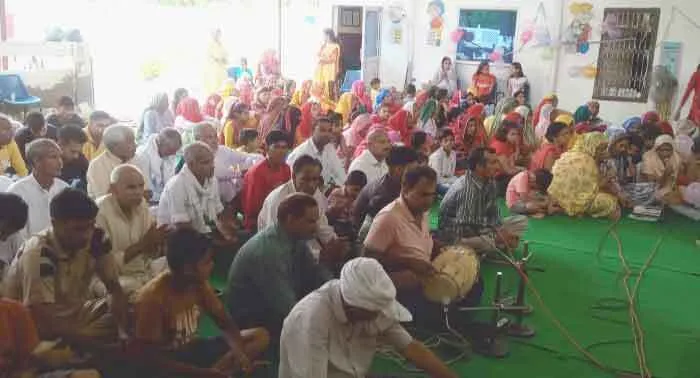 कनीना ब्लॉक की साध-संगत ने पावन अवतार माह की खुशी में गाया गुरुयश