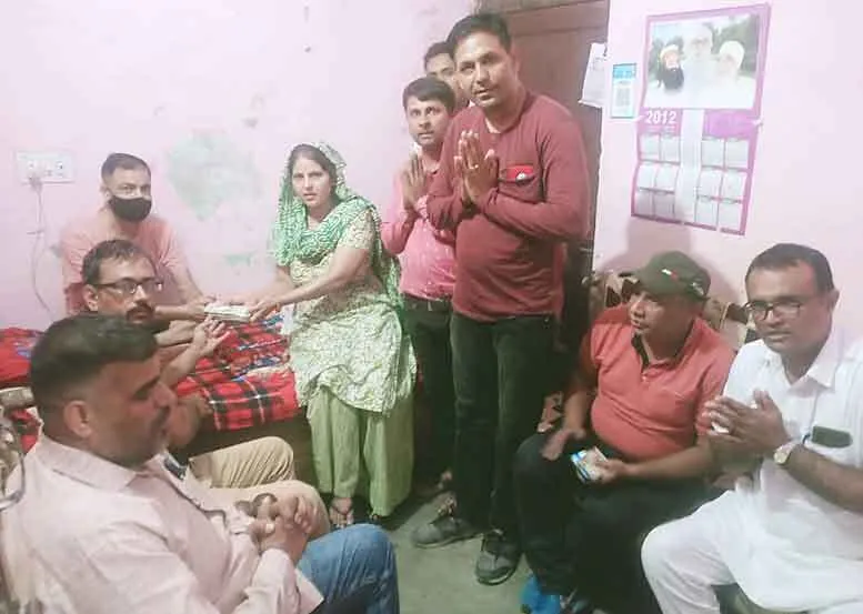 किडनी ट्रांसप्लांट का खर्च उठा निभाया मानवता का फर्ज