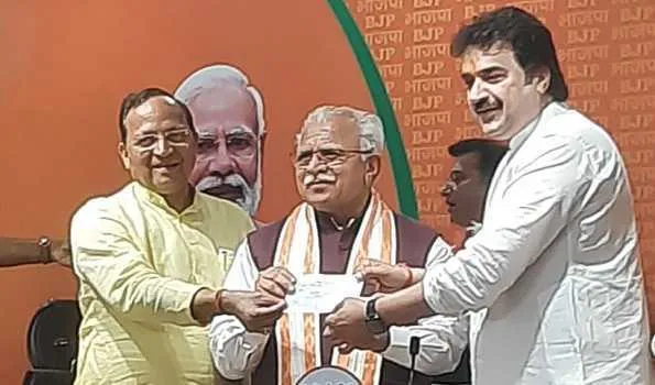कांग्रेस को बड़ा झटका: कुलदीप बिश्नोई ने पत्नी, समर्थकों सहित थामा भाजपा का दामन