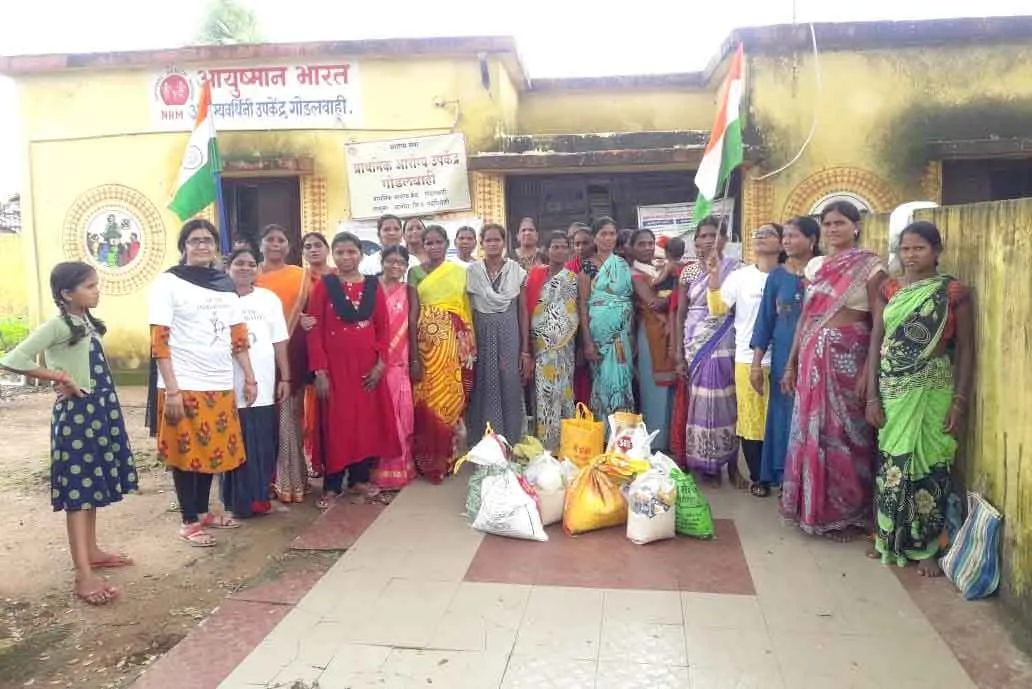 महाराष्ट्र के डेरा श्रद्धालुओं ने गर्भवती महिलाओं को दिया पौष्टिक आहार
