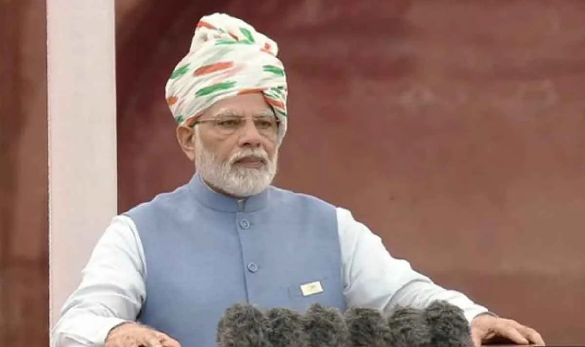 पीएम ने लाल किले से नौवीं बार राष्ट्र को किया संबोधित, 83 मिनट के भाषण में रखे पांच संकल्प