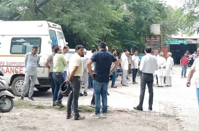 सड़क हादसे में जिप सीईओ के स्टेनो की मौत