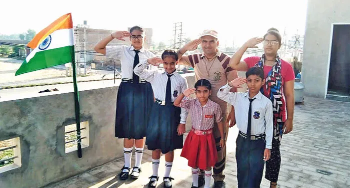 डेरा श्रद्धालु बोले: देश की आन-बान-शान के लिए देंगे हर कुर्बानी