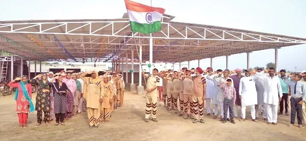देसूजोधा के नामचर्चा घर में फहराया तिरंगा