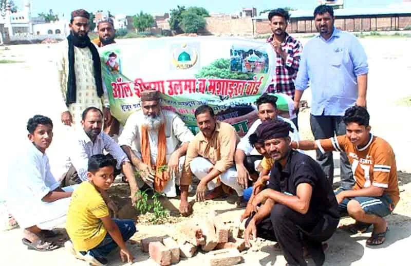 पौधरोपण कर सार-संभाल करने का लिया संकल्प