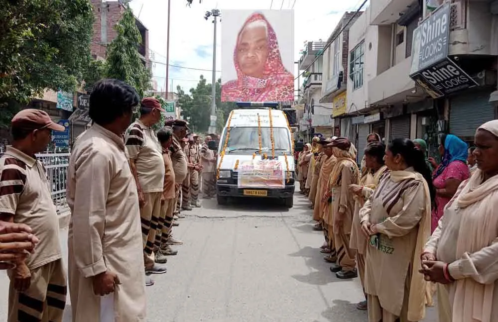 मरणोपरांत शरीर और नेत्रदान कर अमर हो गई निरानी देवी इन्सां