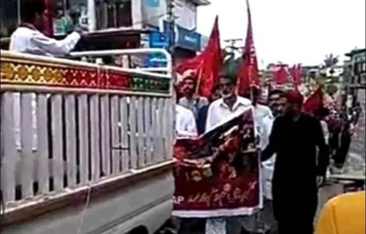 पाकिस्तान कब्जे वाले कश्मीर पीओके में जबरदस्त प्रदर्शन, 2 की मौत 17 घायल