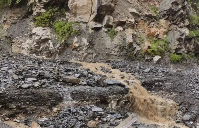 हिमाचल में भारी बारिश: टूट गया पंजाब हिमाचल का इकलौता रेल लिंक