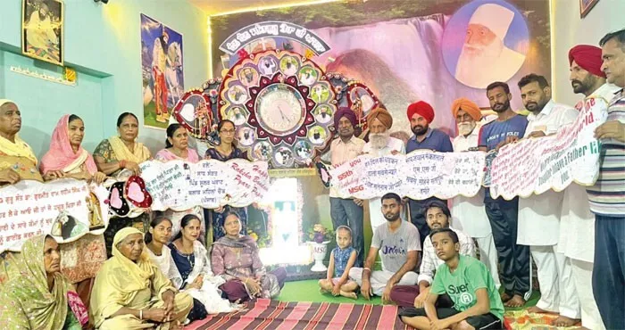 साध-संगत ने पूज्य गुरु जी के 55वें पावन अवतार माह पर बनाई 55 फुट की विशाल राखी