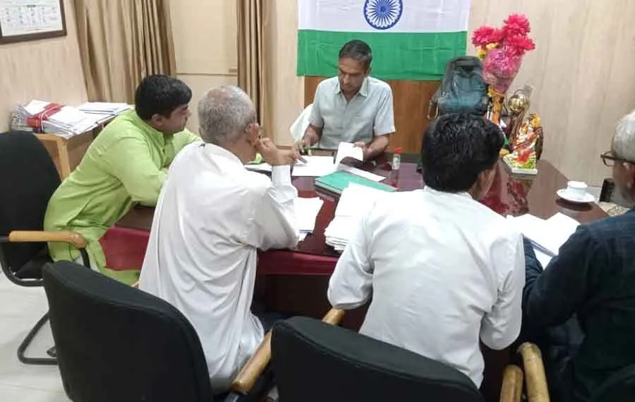 छात्राओं के लिए स्पेशल बस चलाए जाने को लेकर रोड़वेज जीएम को सौंपा मांगपत्र