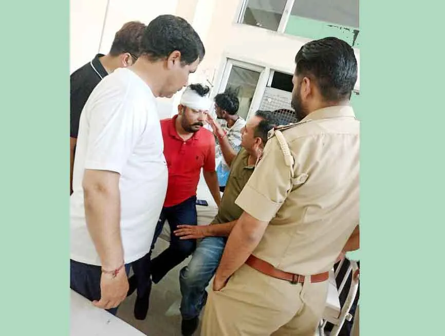 दुकानदार पर हमला, लूटने का प्रयास, किया घायल