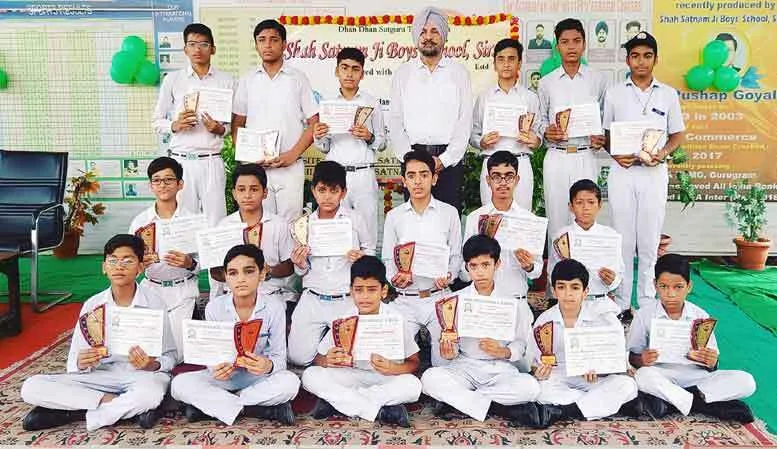 शाह सतनाम जी बॉयज स्कूल में इंटर हाउस हैंड राइटिंग प्रतियोगिता का आयोजन
