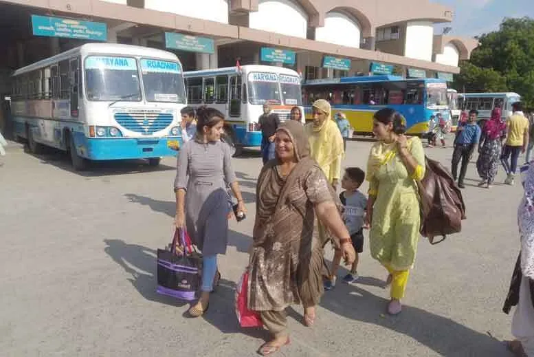 महिलाओं को हरियाणा रोडवेज व सोसायटी की बसों में 36 घंटे फ्री सफर