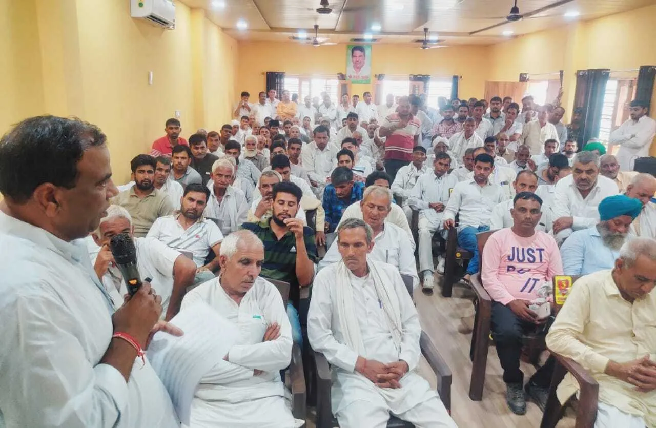 श्रम एवं रोजगार मंत्री अनूप धानक ने उकलाना आवास पर सुनी जन समस्याएं