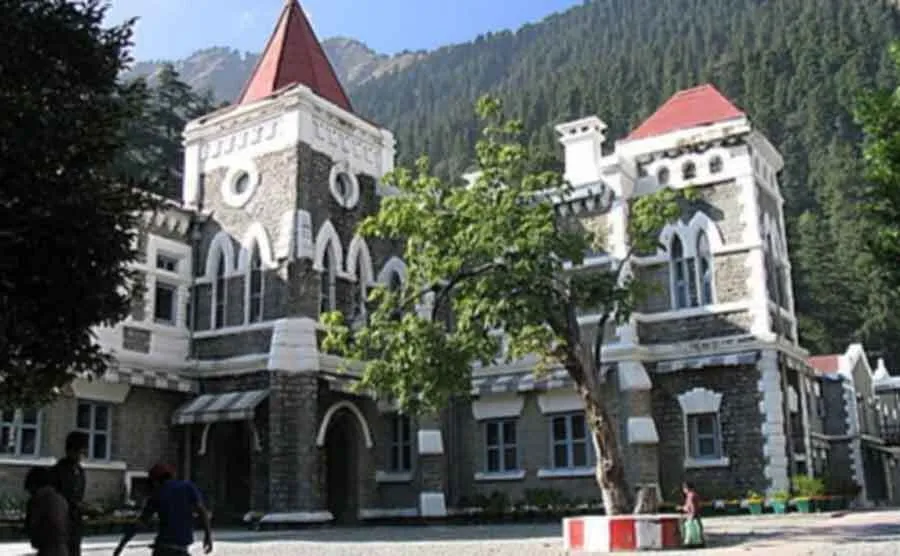 उत्तराखंड की महिलाओं को मिलने वाले 30 प्रतिशत आरक्षण पर हाईकोर्ट ने लगाई रोक