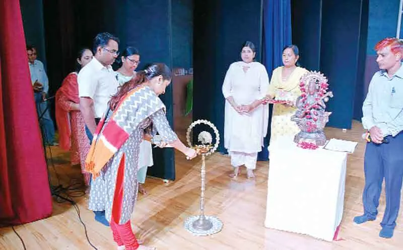महिला समानता दिवस : शामिल हुईं स्वयं सहायता समूह की महिलाएं