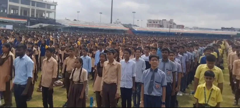 गजब: राजस्थान में करीब एक करोड़ स्कूली बच्चों ने देश भक्ति के गीतों का गायन कर बनाया विश्व रिकॉर्ड