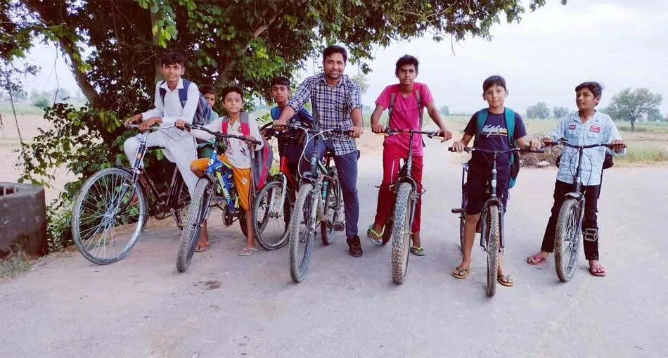 रोजाना 15 किलोमीटर साइकिल चलाकर पर्यावरण संरक्षण का संदेश दे रहा ‘जसबीर सिंह’