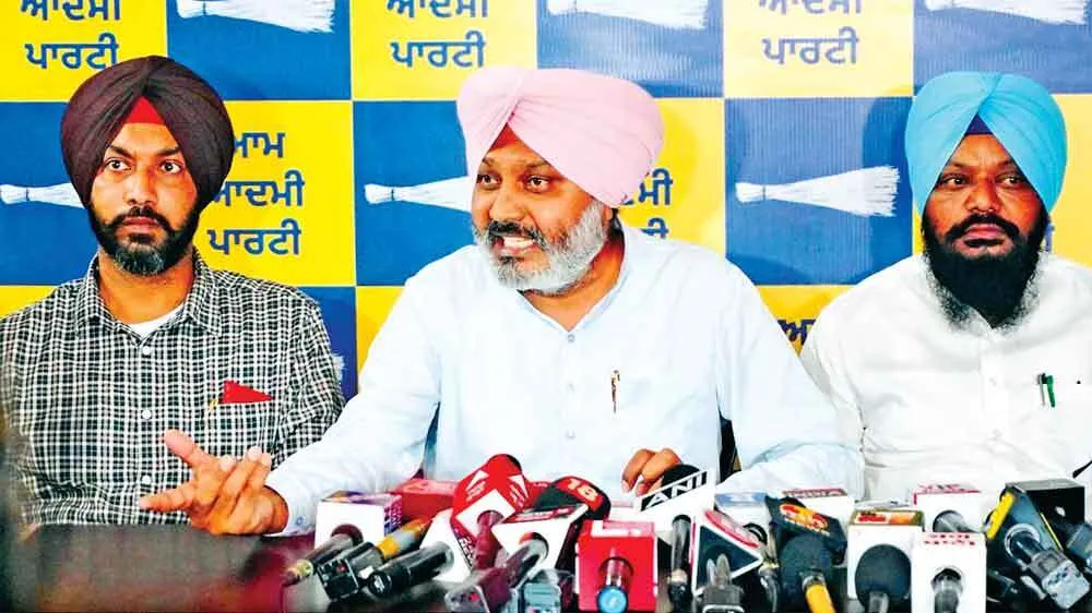Operation Lotus : ‘आप’ सरकार को गिराना चाह रही ‘भाजपा’