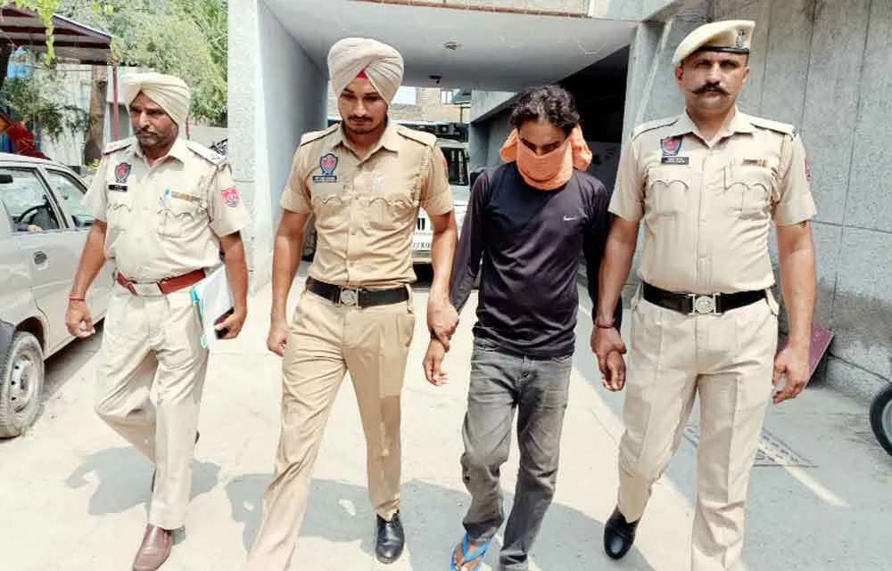 एटीएम लूटने का प्रयास करते 1 काबू, 2 फुर्र