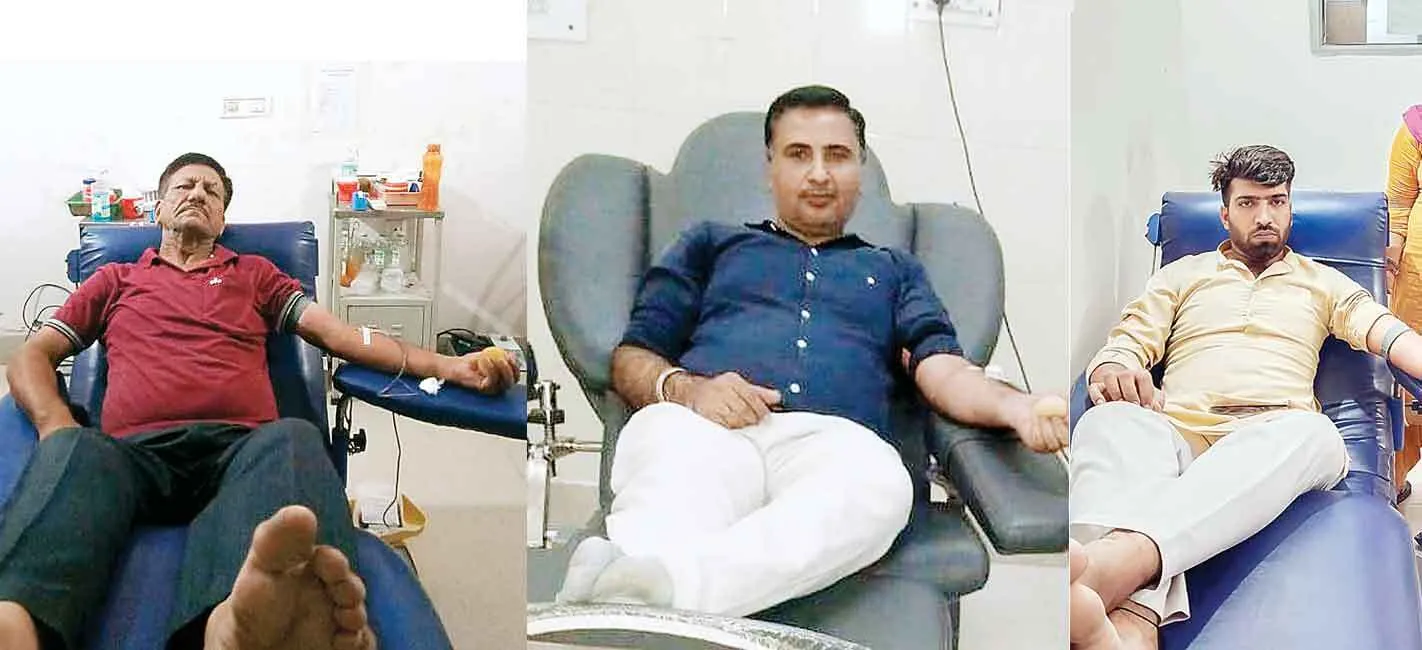 जरूरतमंदों के लिए सेवादारों ने किया रक्तदान