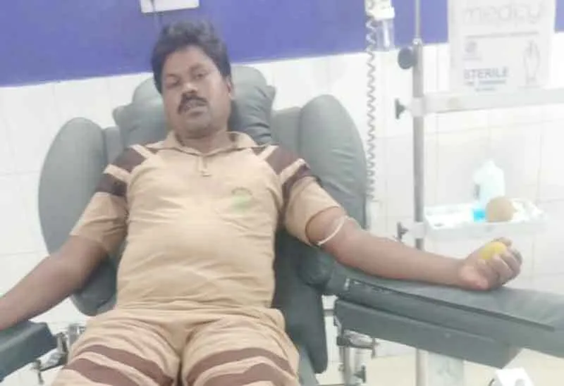 बिहार के डेरा श्रद्धालु ने रक्तदान कर मरीज की जान बचाई