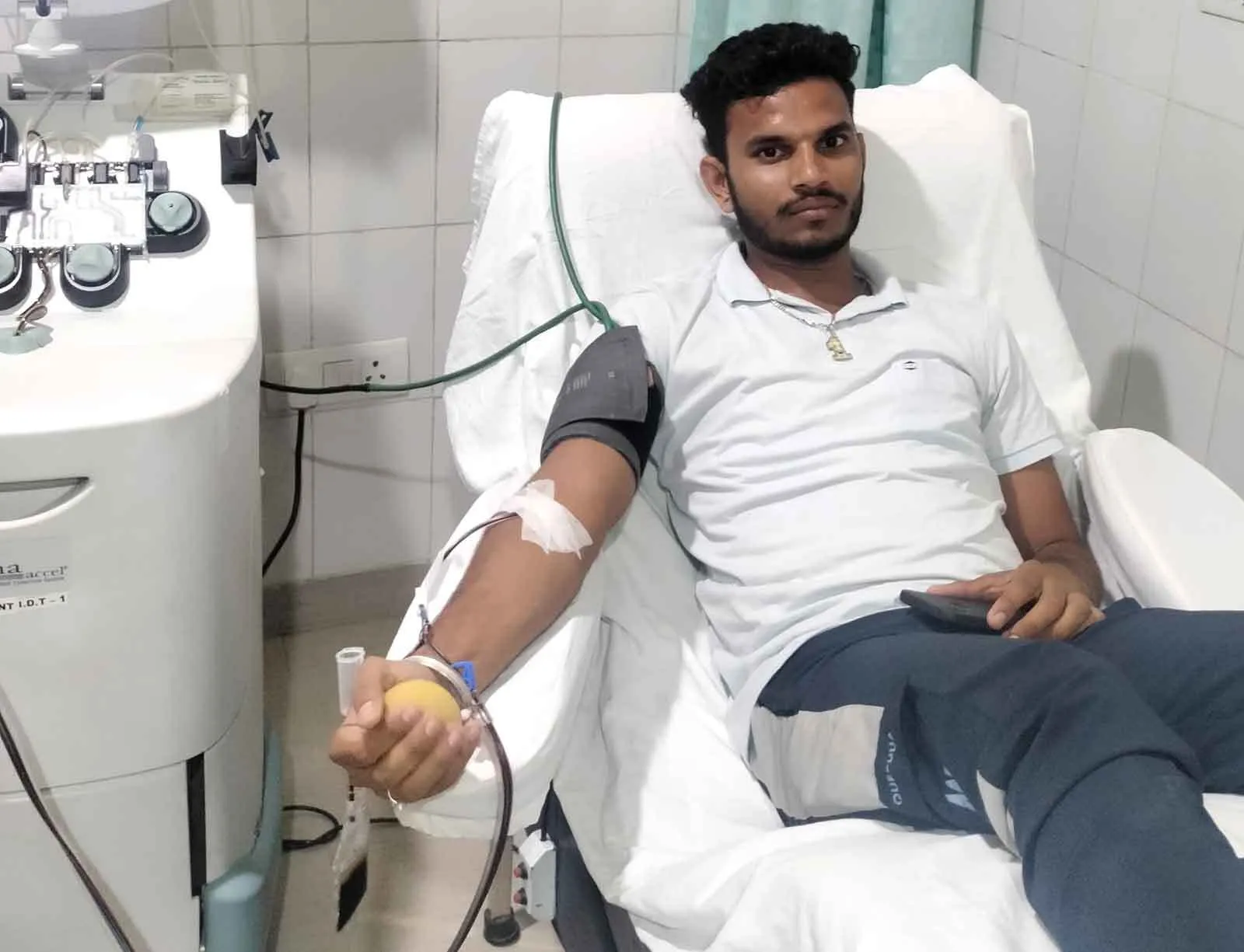 एक कॉल पर आधी रात को रक्तदान करने पहुंचा डेरा अनुयायी