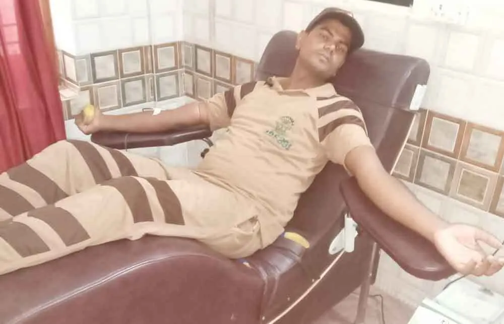 बिहार के डेरा श्रद्धालु ने रक्तदान कर बचाई मरीज की जान