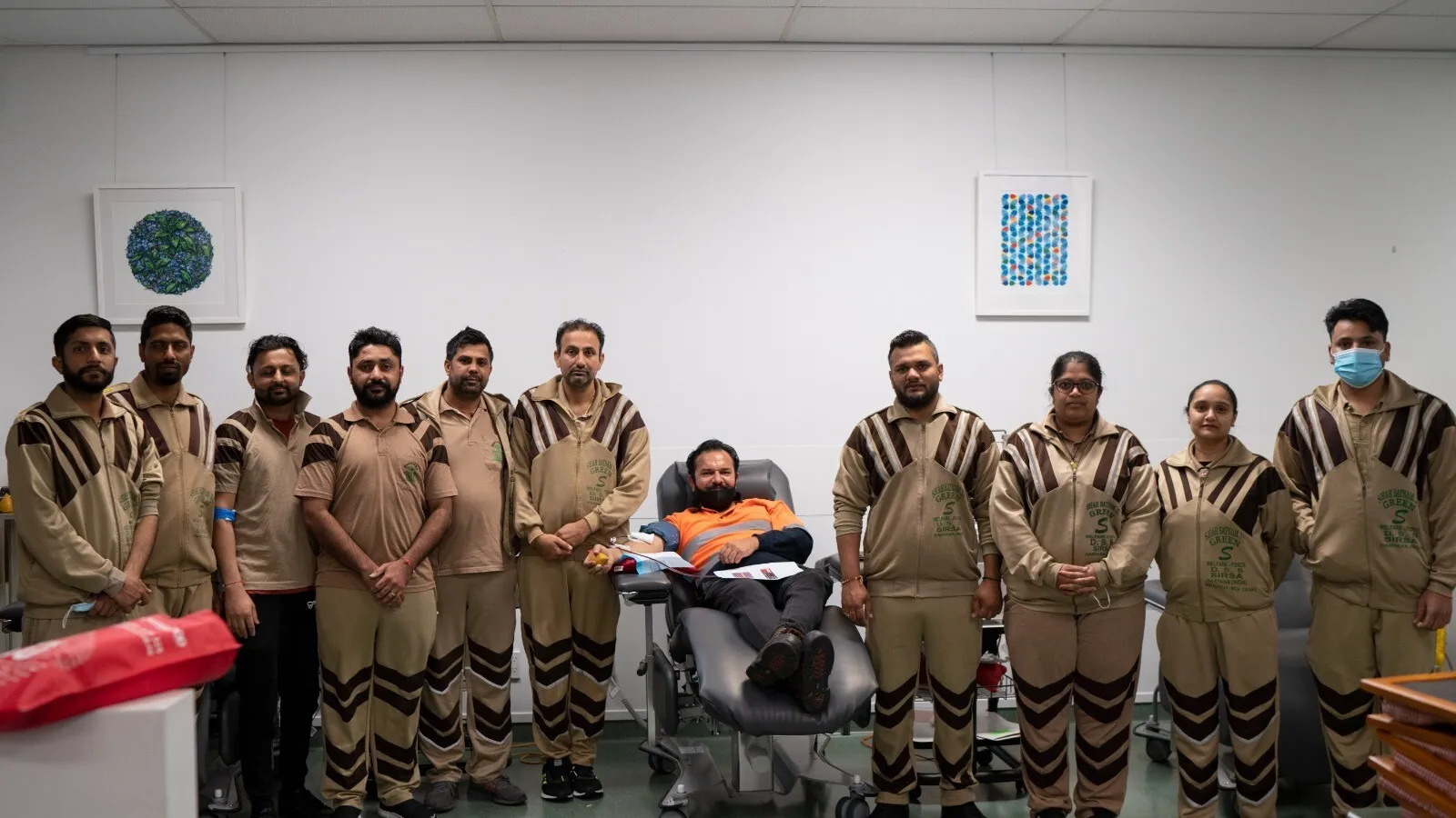 महा परोपकार माह की खुशी में न्यूजीलैंड के डेरा श्रद्धालुओं ने लगाया रक्तदान शिविर