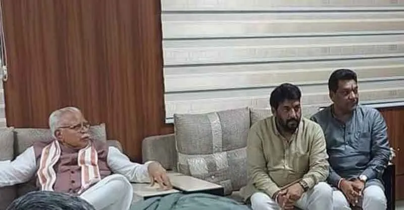 मुख्यमंत्री मनोहर लाल सिरसा पहुंचे, जनसंवाद कार्यक्रम में आज सुनेंगे लोगों की समस्याएं