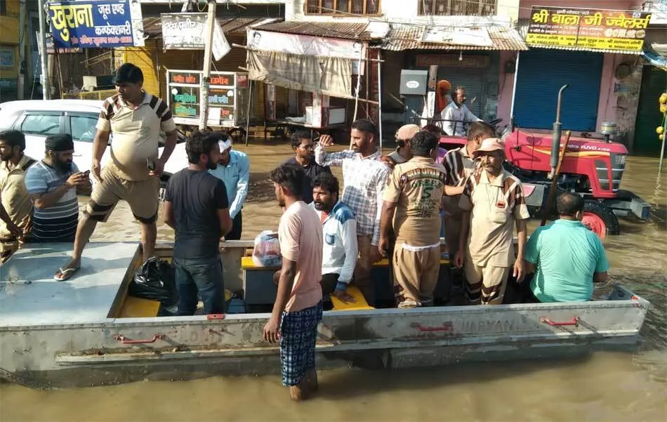 फिर मदद को आगे आए इंसानियत के योद्धा