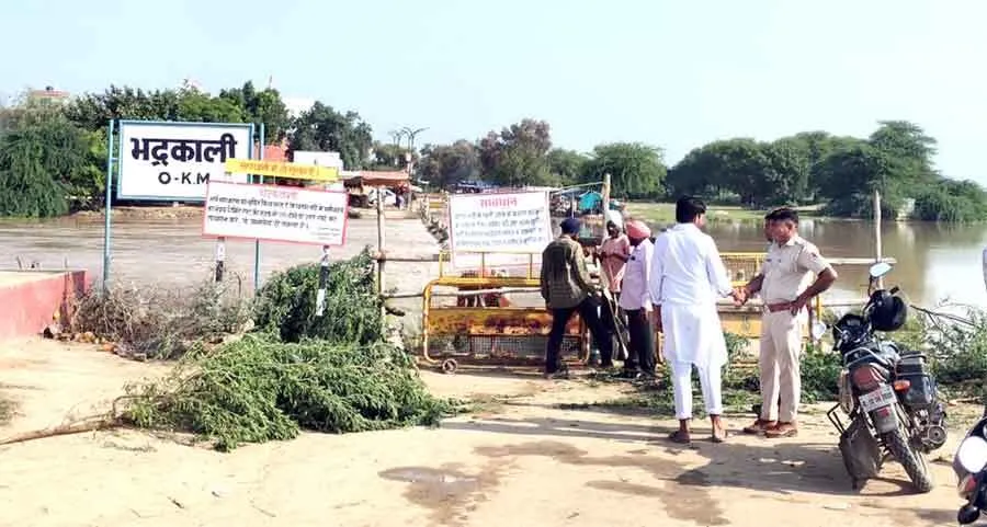 घग्घर में बढ़ी पानी की आवक, डूबा भद्रकाली काजवे