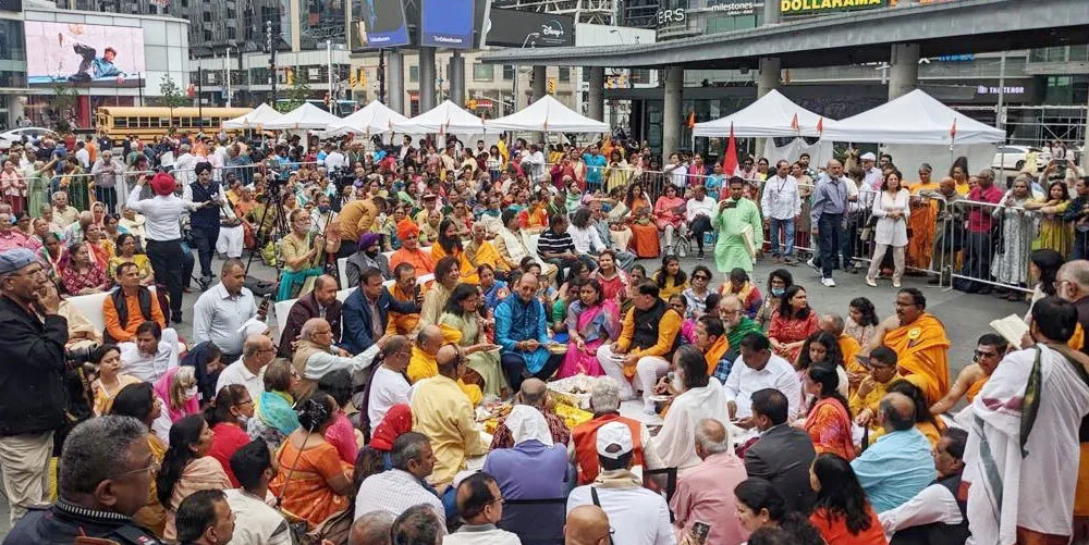 अंतरराष्ट्रीय गीता महोत्सव के तहत कनाडा के टोरंटो में गीता यज्ञ का आयोजन