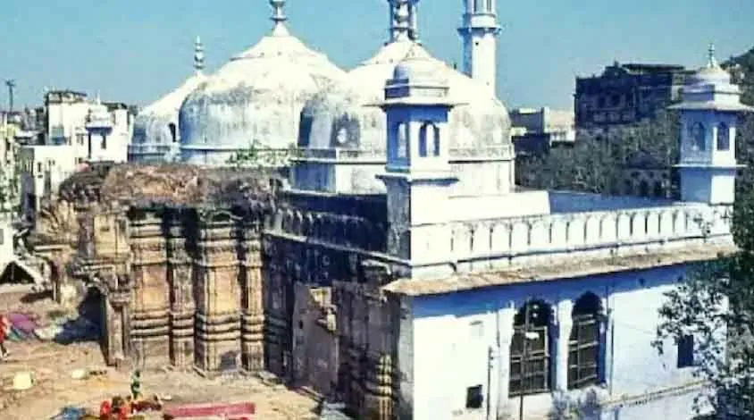 ज्ञानवापी मामले में अदालत का फैसला आने से पहले पुलिस ने जारी किया अलर्ट