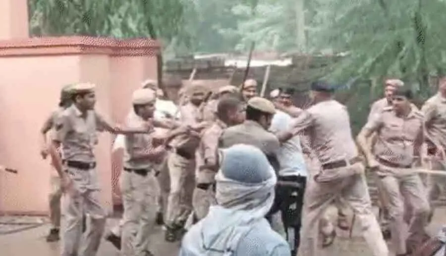 हिसार में युवक की मौत पर बवाल, दलित संगठनों ने किया प्रदर्शन, पुलिस ने किया लाठीचार्ज